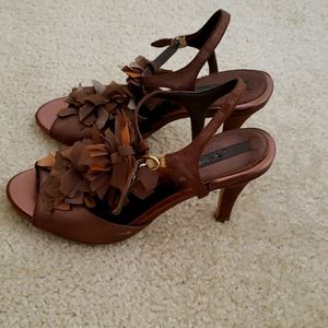 Banana Republic brown bronze leather Fringe ruffle Heeled Sandals 6.5